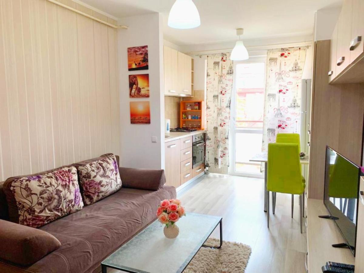 יאשי Emma Accommodation - Clean And Comfortable Apartment מראה חיצוני תמונה